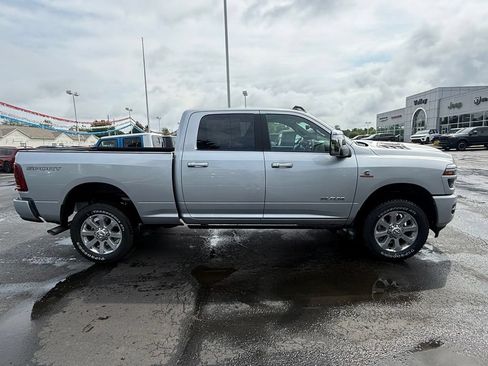 New 2026 RAM 2500 Laramie AWD/4WD image 2