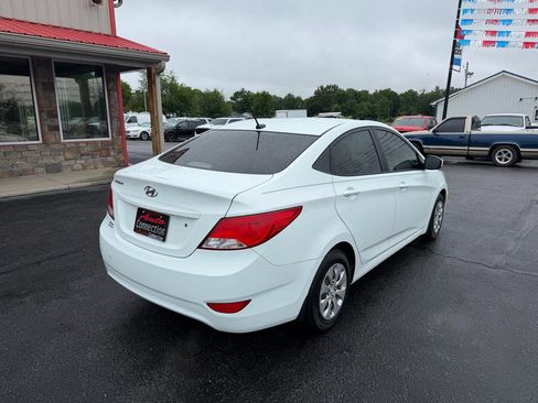 Used 2016 Hyundai Accent SE w/ Option Group 02 FWD image 4
