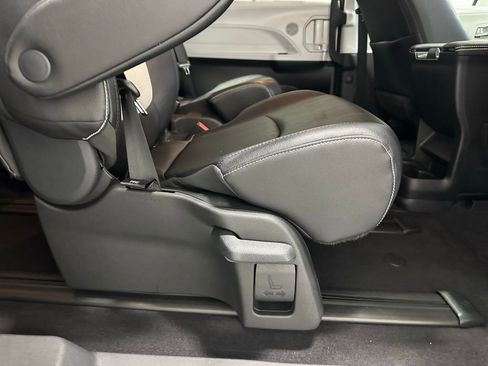 Used 2025 Toyota Sienna XSE image 57