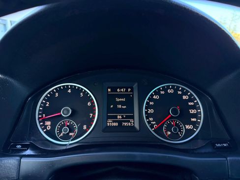 Used 2010 Volkswagen Tiguan S AWD/4WD image 14