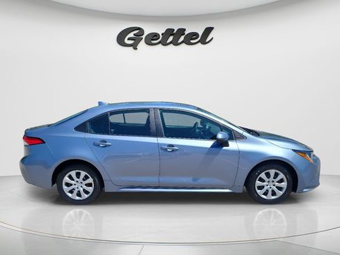 Used 2023 Toyota Corolla LE image 3