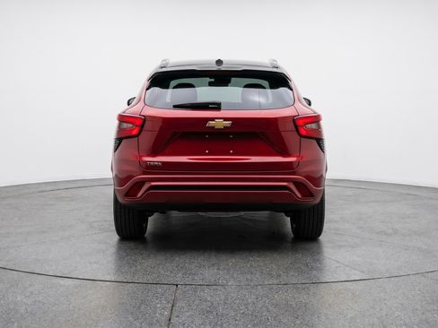 Used 2025 Chevrolet Trax LT FWD image 7