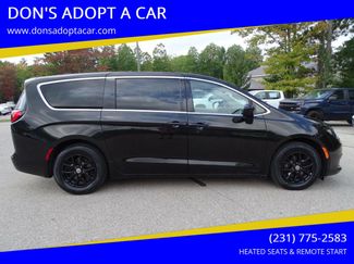 Used 2023 Chrysler Voyager LX image 1
