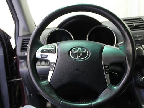 Used 2011 Toyota Highlander SE w/ Convenience Pkg AWD/4WD image 8