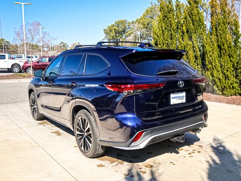 Used 2021 Toyota Highlander XSE image 10
