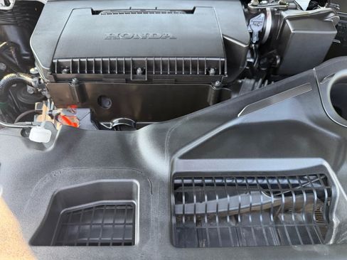 Used 2025 Honda Pilot Touring image 12