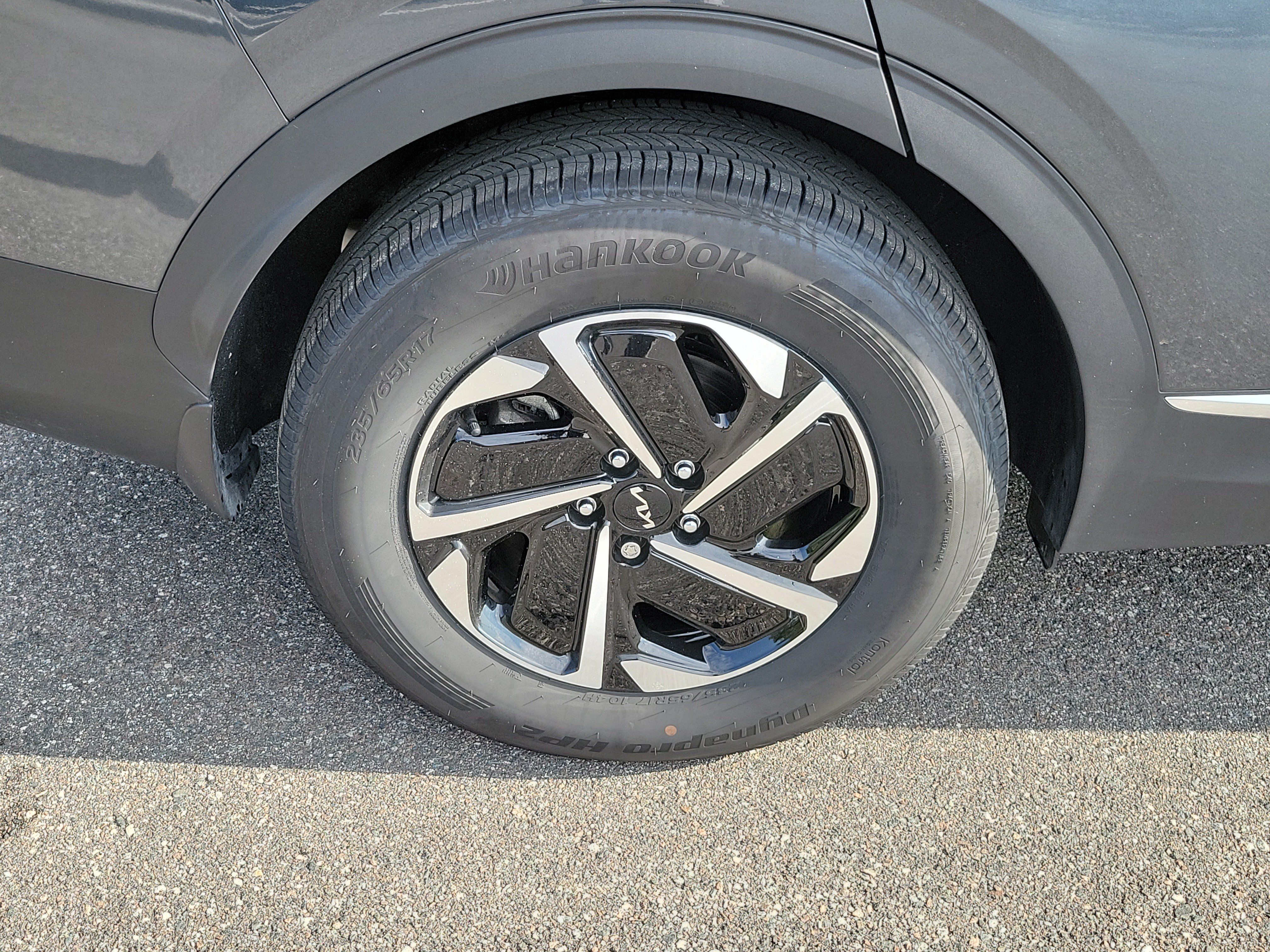 Certified 2025 Kia Sportage LX AWD/4WD image 37
