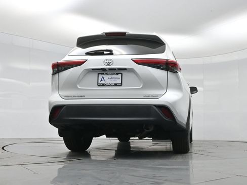 Used 2023 Toyota Highlander XLE AWD/4WD image 53