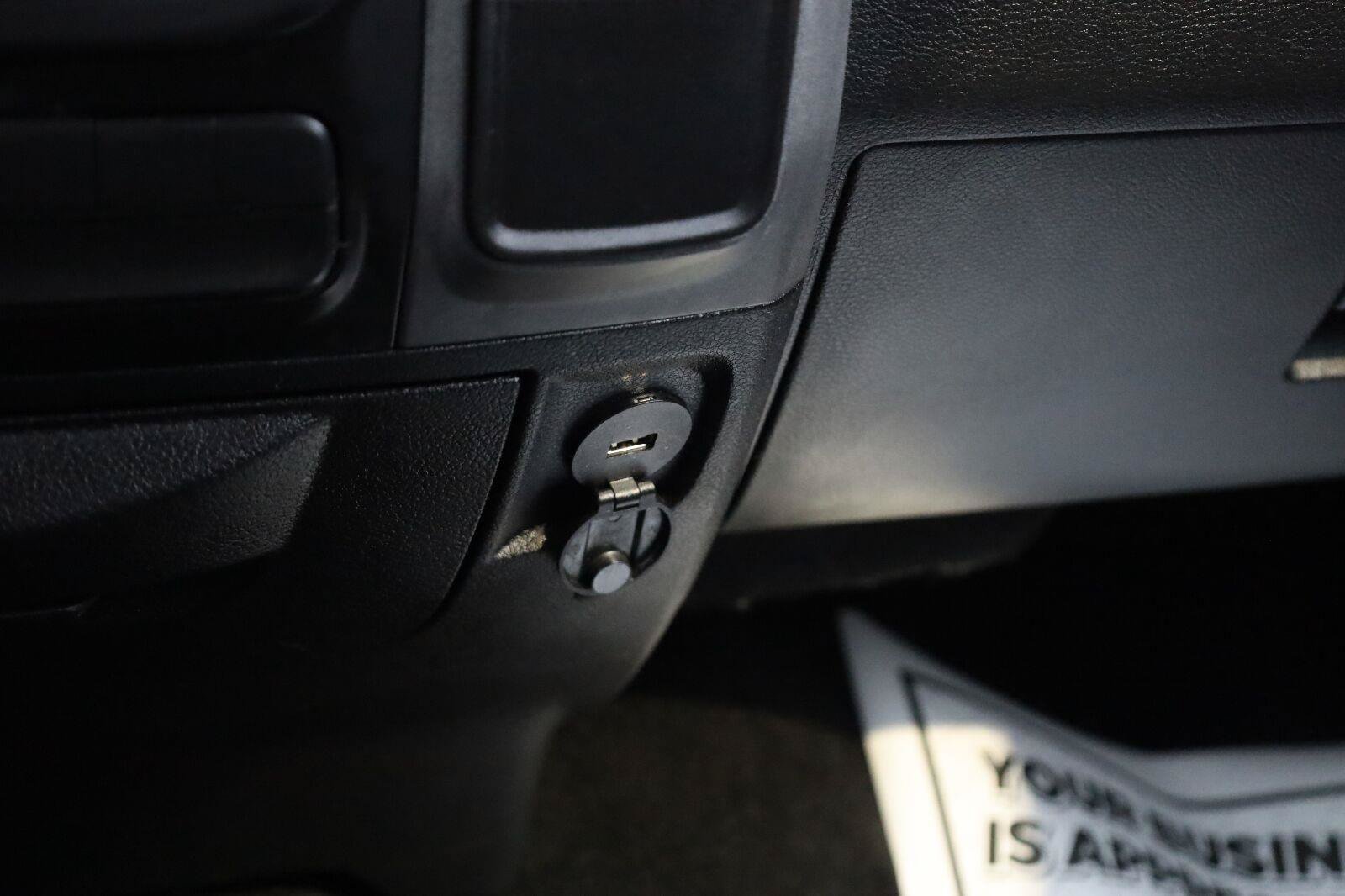 Used 2015 RAM 1500 Express RWD image 33