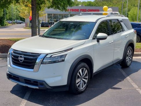 Used 2023 Nissan Pathfinder SL FWD image 7