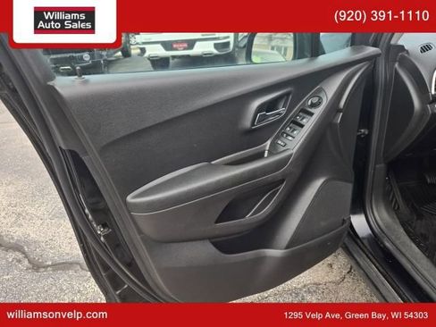 Used 2020 Chevrolet Trax LT w/ LPO, Protection Package AWD/4WD image 9