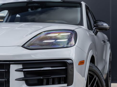 New 2026 Porsche Cayenne Coupe image 18