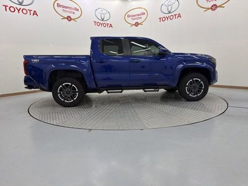 Used 2025 Toyota Tacoma TRD Sport AWD/4WD image 3