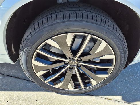 New 2026 Volvo XC90 B6 Ultra image 9