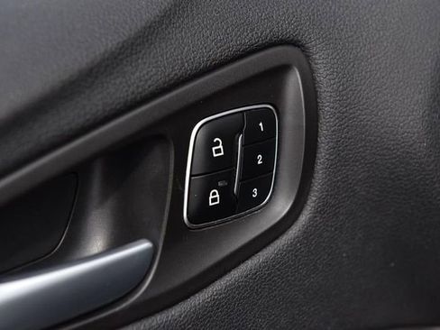 Used 2017 Ford Escape Titanium FWD image 9