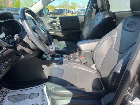 Used 2019 Jeep Cherokee Overland AWD/4WD image 19