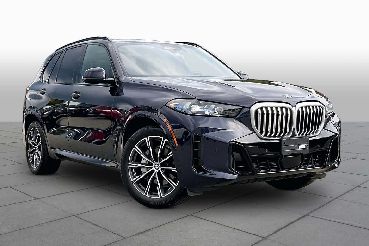 Used 2024 BMW X5 xDrive40i w/ M Sport Package AWD/4WD image 2