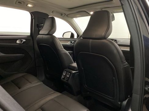 Used 2025 Volvo XC40 B5 Plus image 77
