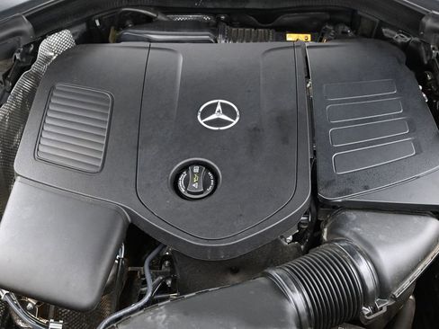 Used 2024 Mercedes-Benz GLC 300 4MATIC image 43