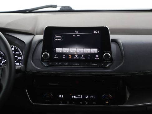 Used 2021 Nissan Rogue SV image 15