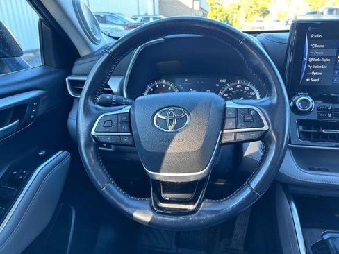 Used 2022 Toyota Highlander Platinum image 15