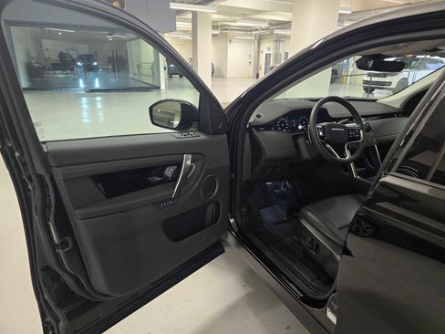 Used 2025 Land Rover Discovery Sport S image 22