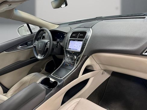 Used 2019 Lincoln Nautilus Reserve AWD/4WD image 16