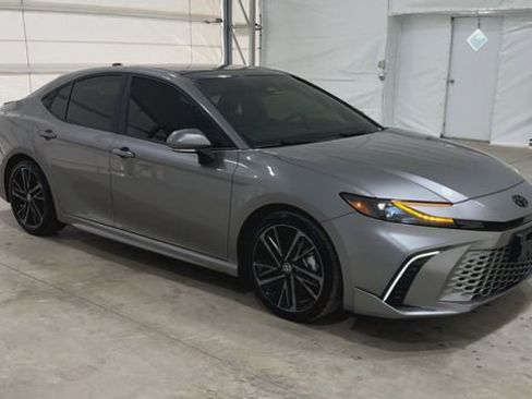 Used 2025 Toyota Camry XSE FWD image 2