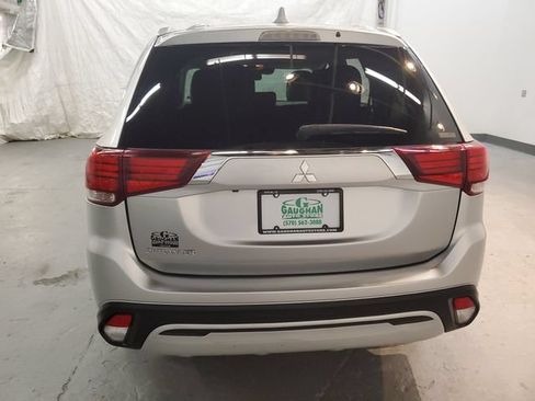 Used 2020 Mitsubishi Outlander ES AWD/4WD image 5