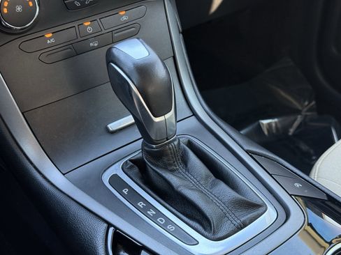 Used 2018 Ford Edge SE image 30