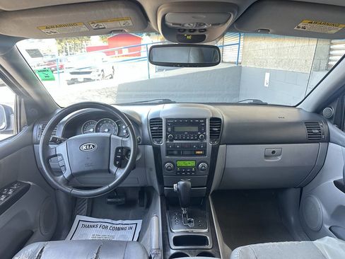 Used 2007 Kia Sorento EX w/ Luxury Pkg RWD image 10