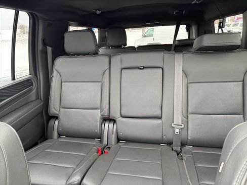 Certified 2022 GMC Yukon XL Denali w/ Denali Premium Package image 19