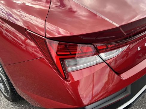 Used 2024 Hyundai Elantra SEL w/ Convenience Package image 16