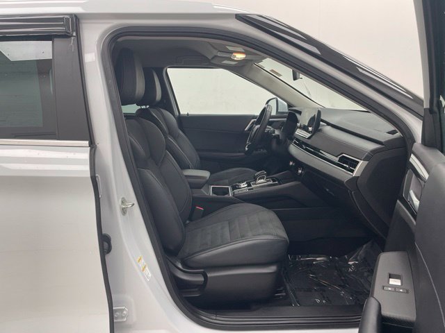 Used 2023 Mitsubishi Outlander SE Black Edition AWD/4WD image 24