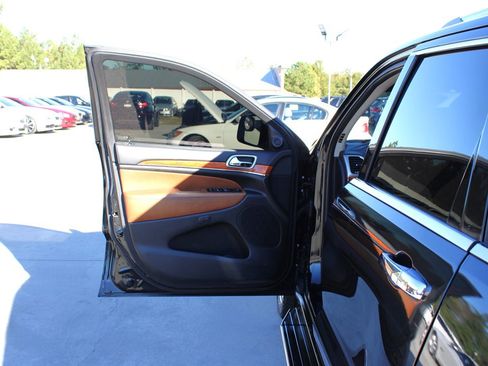 Used 2012 Jeep Grand Cherokee Overland image 31