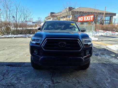 Certified 2023 Toyota Tacoma 4x4 Double Cab image 2