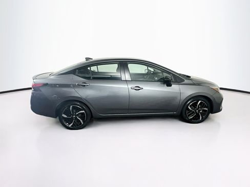 Used 2025 Nissan Versa SR FWD image 10