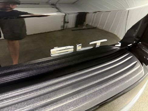 Used 2022 GMC Yukon SLT w/ SLT Luxury Package AWD/4WD image 33