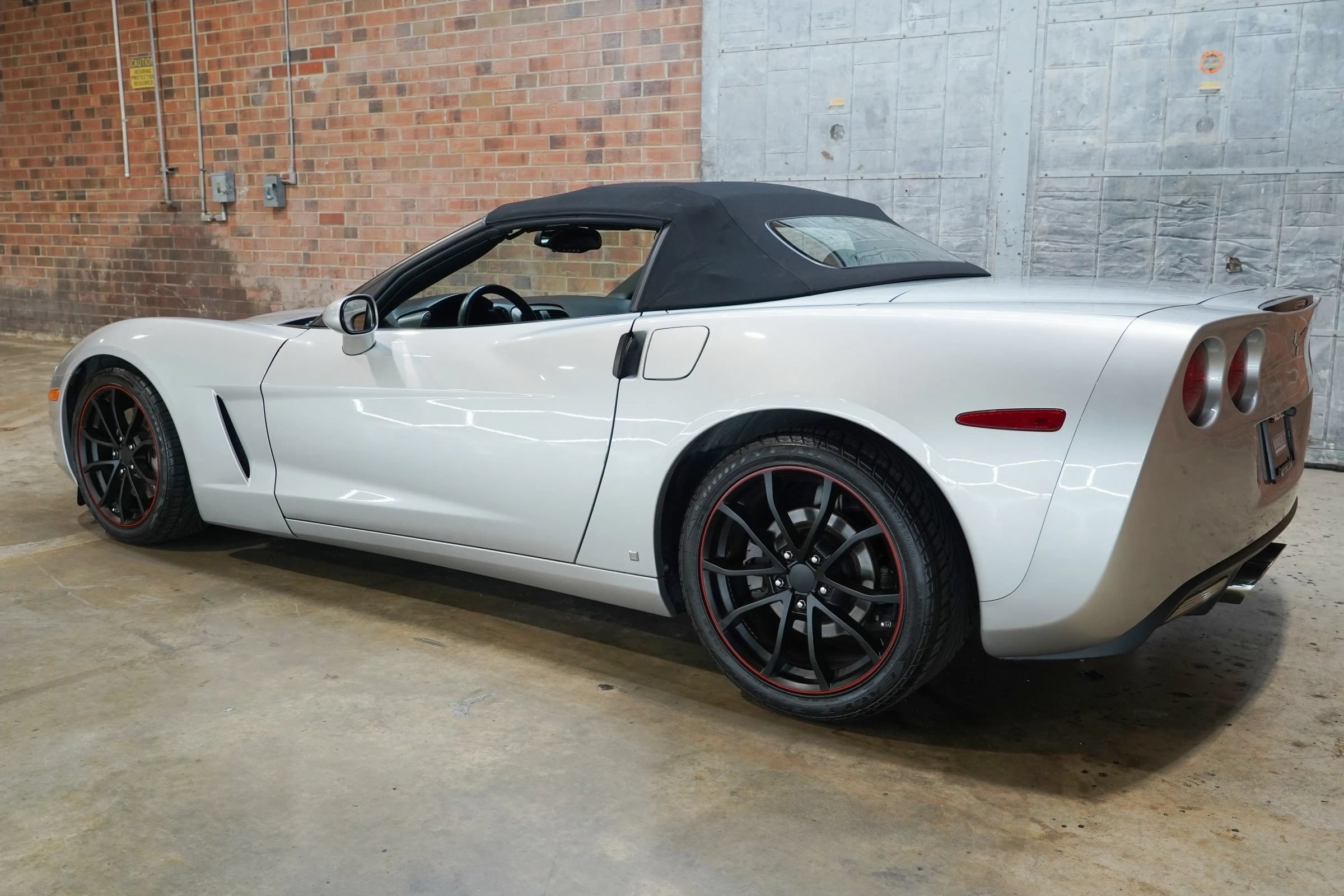 Used 2006 Chevrolet Corvette Coupe w/ Preferred Equipment Group RWD image 8