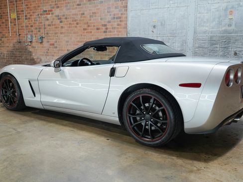 Used 2006 Chevrolet Corvette Convertible w/ Preferred Equipment Group RWD image 8