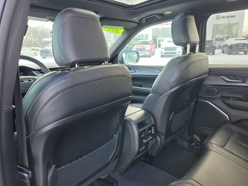 Used 2023 Jeep Grand Cherokee Overland image 29