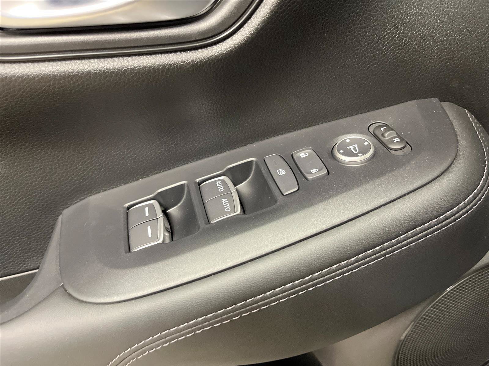 New 2027 Honda HR-V EX-L image 8