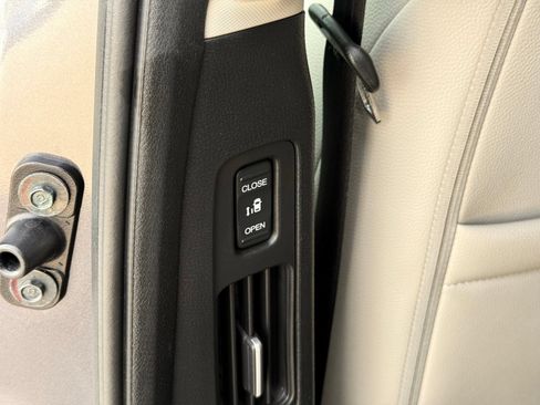 Used 2025 Honda Odyssey EX-L image 20