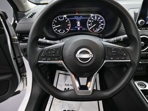 Used 2024 Nissan Sentra SV image 39