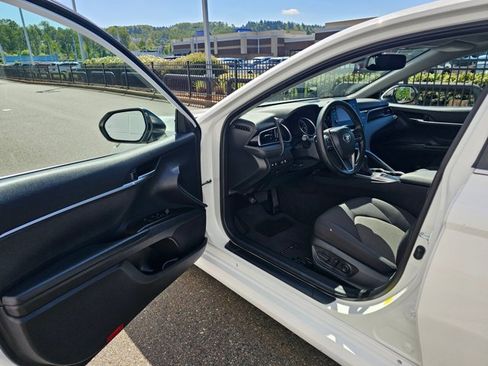 Used 2023 Toyota Camry LE w/ Convenience Package FWD image 18