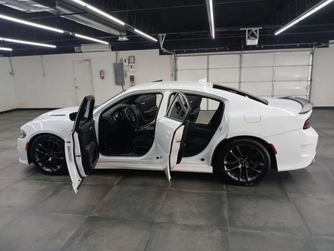 Used 2023 Dodge Charger Scat Pack w/ Technology Group RWD image 30