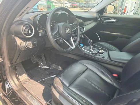 Used 2018 Alfa Romeo Giulia RWD image 19