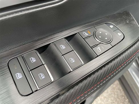 New 2026 Nissan Kicks SR w/ Cold Weather Package image 13