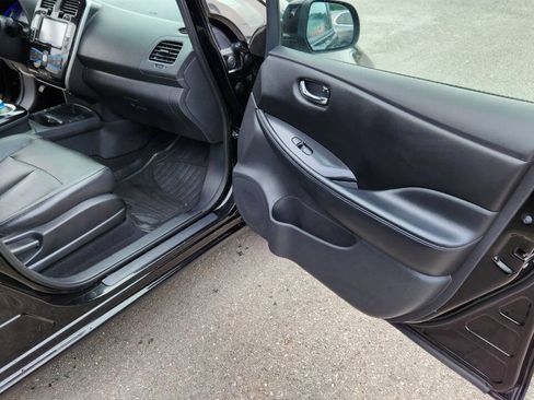 Used 2013 Nissan Leaf SL FWD image 35