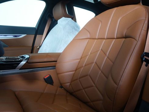 New 2026 BMW 760i xDrive w/ Luxury Rear Seating Package AWD/4WD image 11